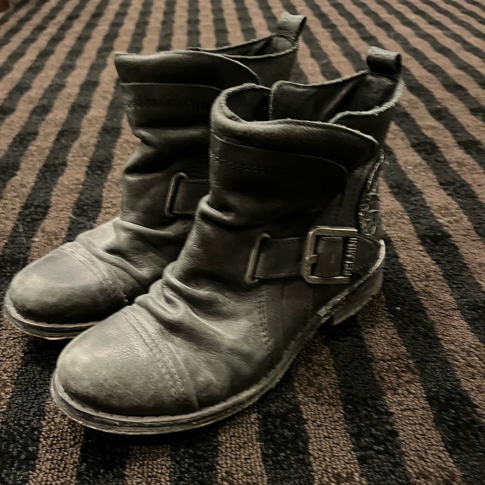 Fellmini Black Boots sz7